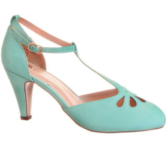 Chase + Chloe Shoes - NEW Vintage Pinup T-Strap Heels Pumps Mint Julep